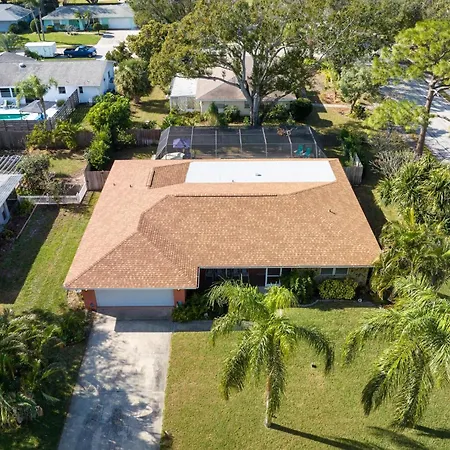 Swaying Palms! Coastal Home With Amazing Pool Just A Short Drive From Anna Maria Island!
